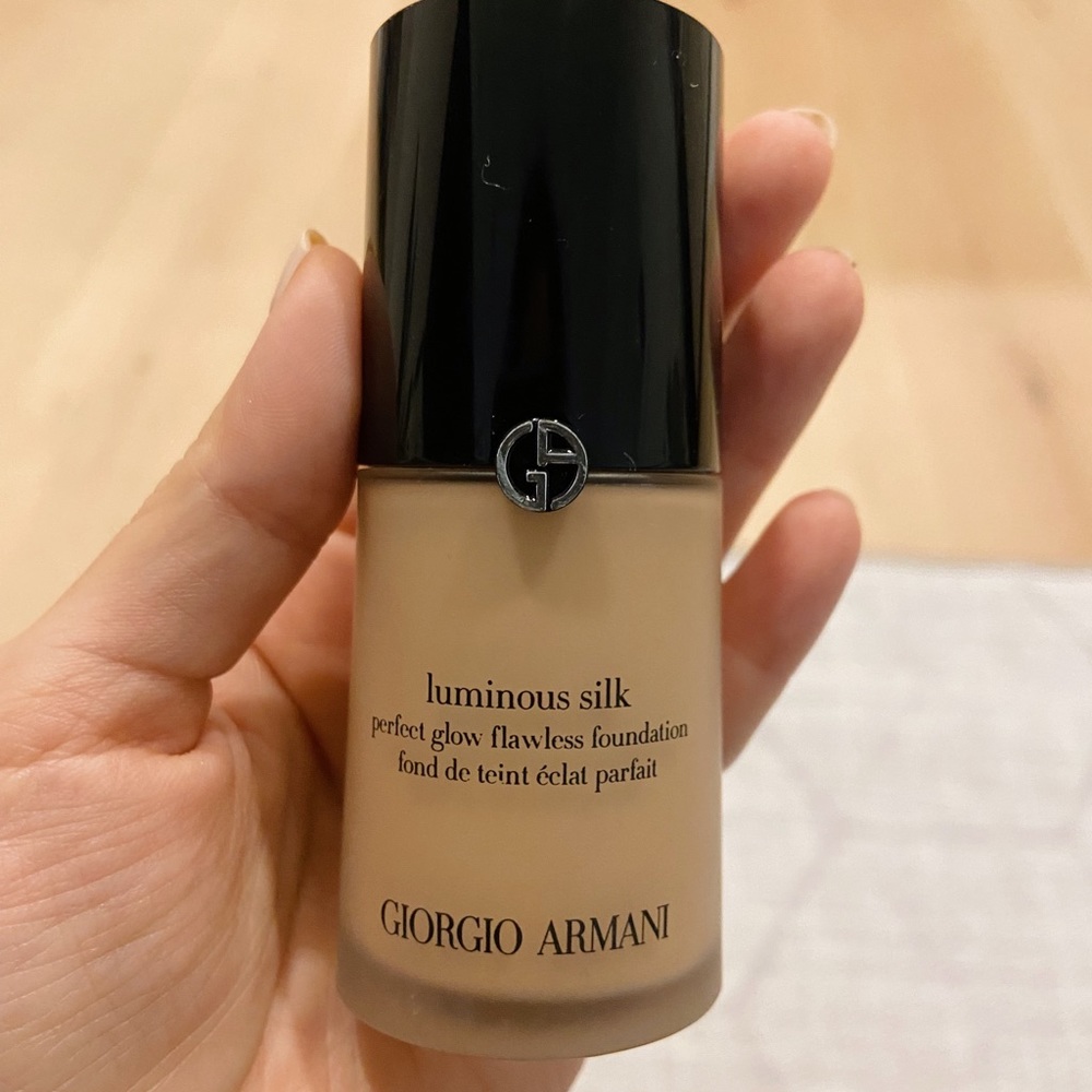 Giorgio Armani Luminous Silk Foundation in Shade 5